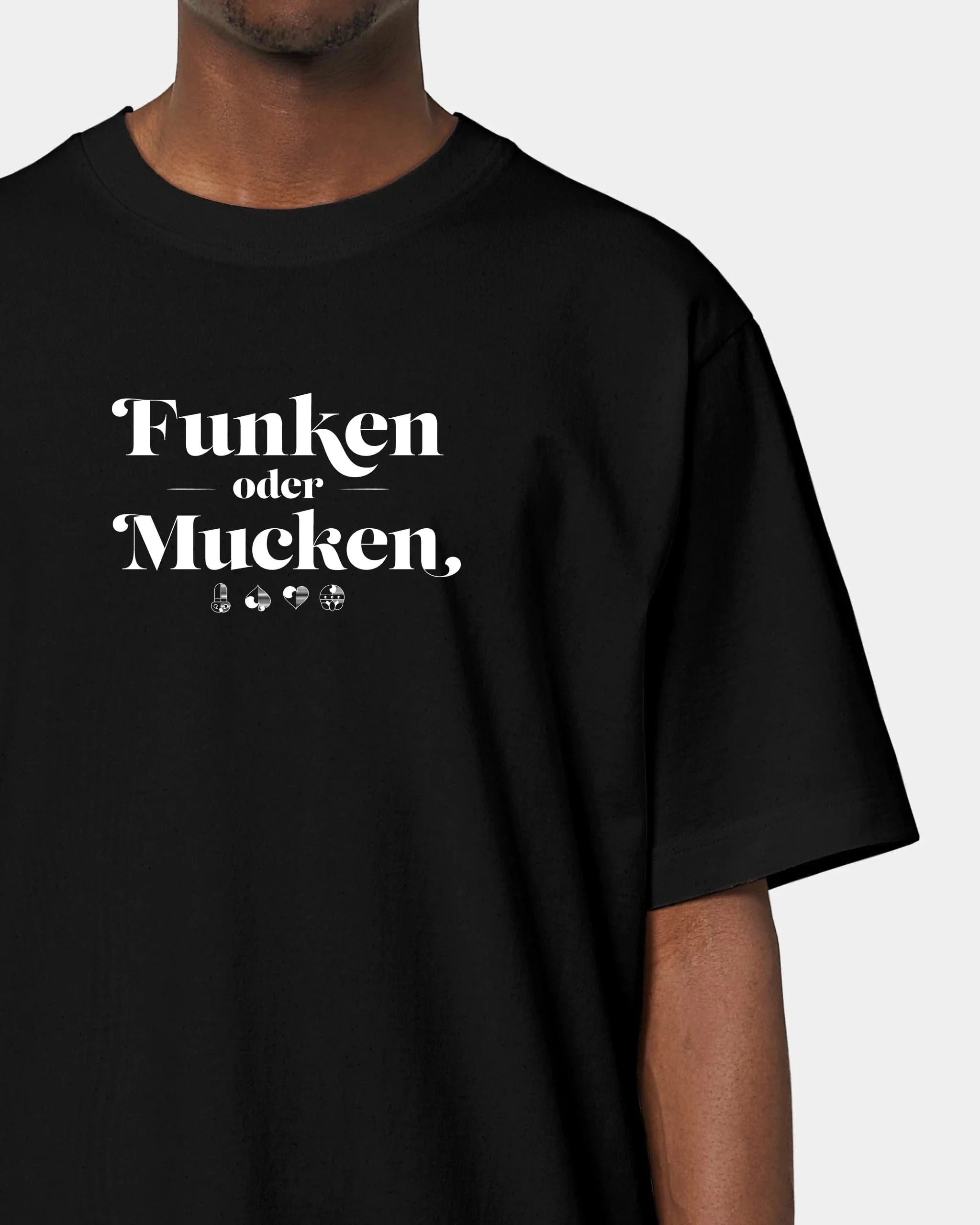 Schmidt Digitaldruck GmbH Personalisiertes T-Shirt "Watten - Funken oder Mucken" Oversized / Schwarz / XXS - aus nachhaltiger und fairer Produktion